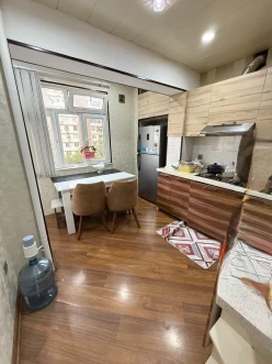 İcarə köhnə tikili 4 otaqlı 120 m²,  İnşaatçılar m.-3