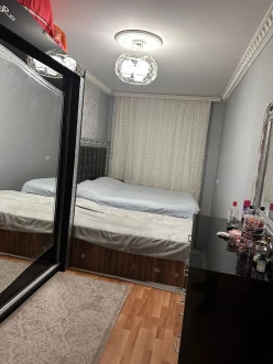 Satılır köhnə tikili 2 otaqlı 50 m², Xalqlar Dostluğu m.-4