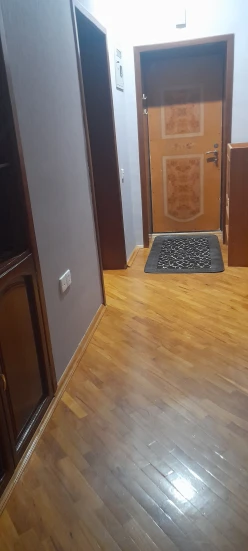 Satılır köhnə tikili 2 otaqlı 63 m², Avtovağzal m.-5