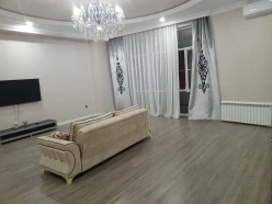 Satılır yeni tikili 3 otaqlı 178 m²,  Yasamal-3