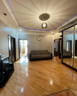 Satılır yeni tikili 3 otaqlı 118 m², İnşaatçılar m.-3