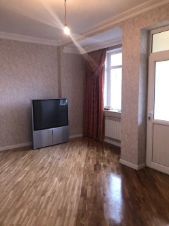 Satılır yeni tikili 3 otaqlı 120 m², 8 Noyabr m.-7