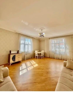 Satılır yeni tikili 2 otaqlı 100 m², İnşaatçılar m.-7