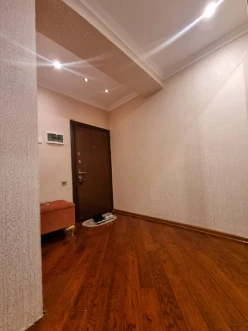 Satılır yeni tikili 3 otaqlı 107 m², İnşaatçılar m.-9