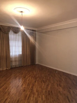 Satılır yeni tikili 3 otaqlı 120 m², 8 Noyabr m.-5