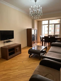 Satılır yeni tikili 3 otaqlı 93 m², İnşaatçılar m.-6