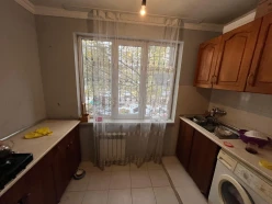 Satılır yeni tikili 1 otaqlı 40 m², İnşaatçılar m.-8