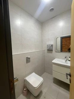 İcarə ofis 8 otaqlı 350 m²,  Nəriman Nərimanov m.-22