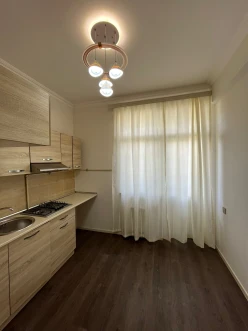 Satılır yeni tikili 3 otaqlı 80 m², İnşaatçılar m.-15