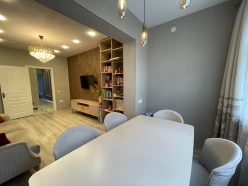 Satılır köhnə tikili 2 otaqlı 60 m²,  İnşaatçılar m.-6