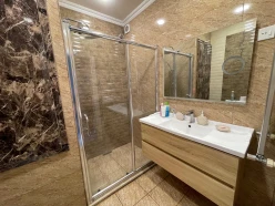Satılır köhnə tikili 2 otaqlı 60 m²,  İnşaatçılar m.-12