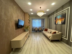 Satılır köhnə tikili 2 otaqlı 60 m²,  İnşaatçılar m.-13