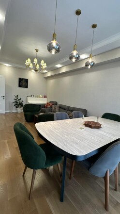 Satılır yeni tikili 4 otaqlı 121 m²,  İnşaatçılar m.-6