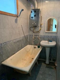 İcarə köhnə tikili 2 otaqlı 65 m², Azadlıq prospekti m.-3