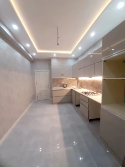 Satılır yeni tikili 3 otaqlı 110 m², Neftçilər m.-11