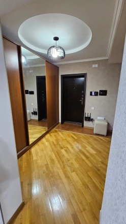 Satılır yeni tikili 3 otaqlı 753 m²,  İnşaatçılar m.-14