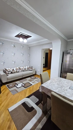 Satılır yeni tikili 3 otaqlı 753 m²,  İnşaatçılar m.-4
