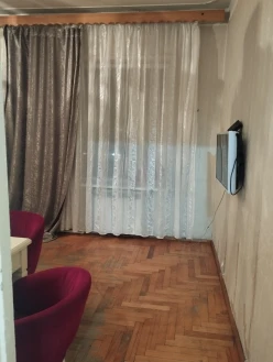 Satılır köhnə tikili 2 otaqlı 70 m², Bakıxanov q.-2