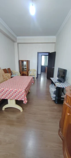 Satılır yeni tikili 3 otaqlı 75 m², İnşaatçılar m.-7