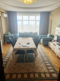 Satılır yeni tikili 3 otaqlı 91 m², Neftçilər m.