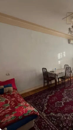 İcarə köhnə tikili 2 otaqlı 70 m²,  İnşaatçılar m.-5