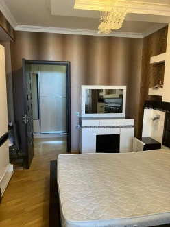 Satılır yeni tikili 2 otaqlı 86 m², İnşaatçılar m.-10