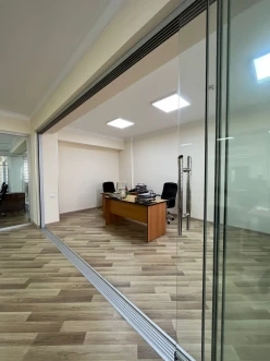 İcarə ofis 10 otaqlı 400 m², Elmlər Akademiyası m.-11