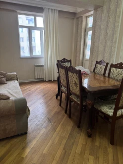 Satılır yeni tikili 2 otaqlı 60 m²,  İnşaatçılar m.-5