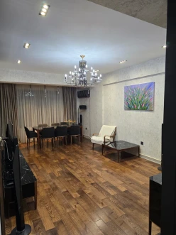 İcarə yeni tikili 4 otaqlı 150 m²,  28 May m.-2