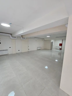 Satılır obyekt 183 m²,  İnşaatçılar m.-7