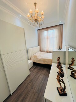 Satılır yeni tikili 3 otaqlı 80 m²,  İnşaatçılar m.-5