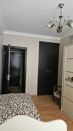Satılır köhnə tikili 4 otaqlı 86 m²,  Binə-9