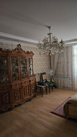 Satılır köhnə tikili 4 otaqlı 86 m², Binə Satılır köhnə tikili 4 otaqlı 86 m², Binə