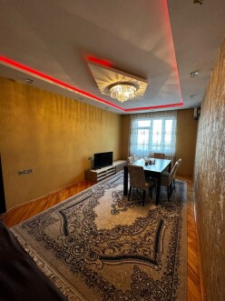 Satılır yeni tikili 2 otaqlı 67 m²,  Bakıxanov-3