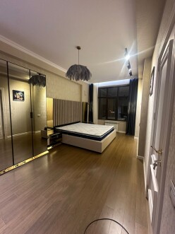 Satılır yeni tikili 6 otaqlı 145 m²,  Nəriman Nərimanov m.-7