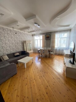 İcarə yeni tikili 3 otaqlı 120 m²,  Həzi Aslanov m.-2