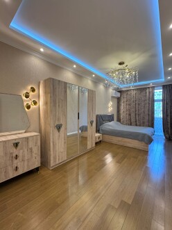 Satılır yeni tikili 6 otaqlı 145 m²,  Nəriman Nərimanov m.-12