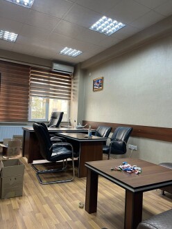İcarə ofis 3 otaqlı 80 m²,  Gənclik m.-4