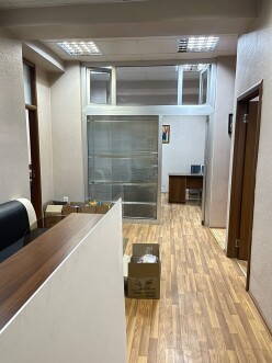 İcarə ofis 3 otaqlı 80 m²,  Gənclik m.-2