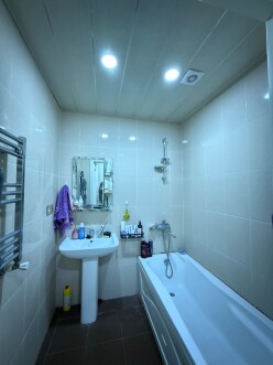 İcarə yeni tikili 3 otaqlı 80 m²,  İnşaatçılar m.-4