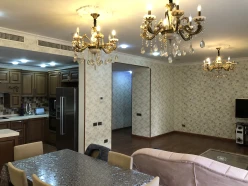 Satılır yeni tikili 3 otaqlı 130 m², 28 May m.-9