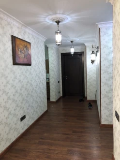 Satılır yeni tikili 3 otaqlı 130 m², 28 May m.-5