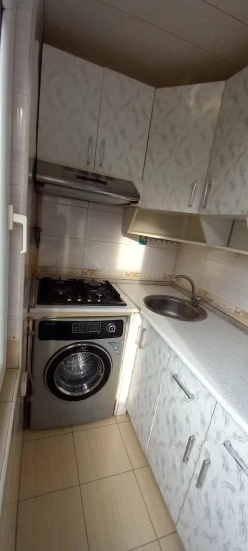 Satılır köhnə tikili 3 otaqlı 43 m²,  Memar Əcəmi m.-14