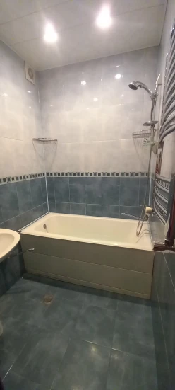 Satılır köhnə tikili 3 otaqlı 43 m²,  Memar Əcəmi m.-9