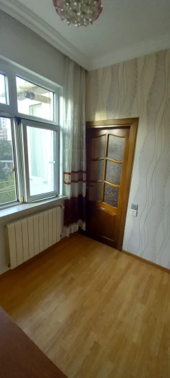 Satılır köhnə tikili 3 otaqlı 43 m²,  Memar Əcəmi m.-6