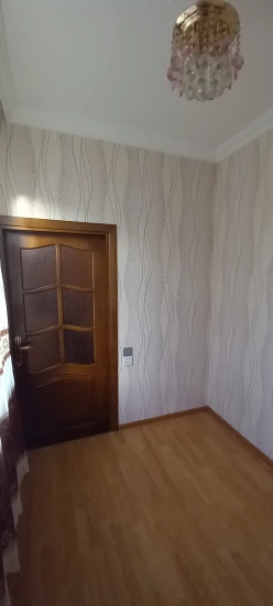 Satılır köhnə tikili 3 otaqlı 43 m²,  Memar Əcəmi m.-5