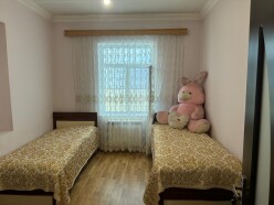 Satılır ev/villa 5 otaqlı 150 m²,  Azadlıq prospekti m.-4