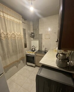 Satılır köhnə tikili 3 otaqlı 62.8 m²,  Nəriman Nərimanov m.-7