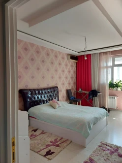 Satılır yeni tikili 3 otaqlı 135 m², Əhmədli m.-4