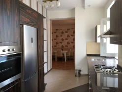 İcarə yeni tikili 4 otaqlı 180 m², Nizami m.-8